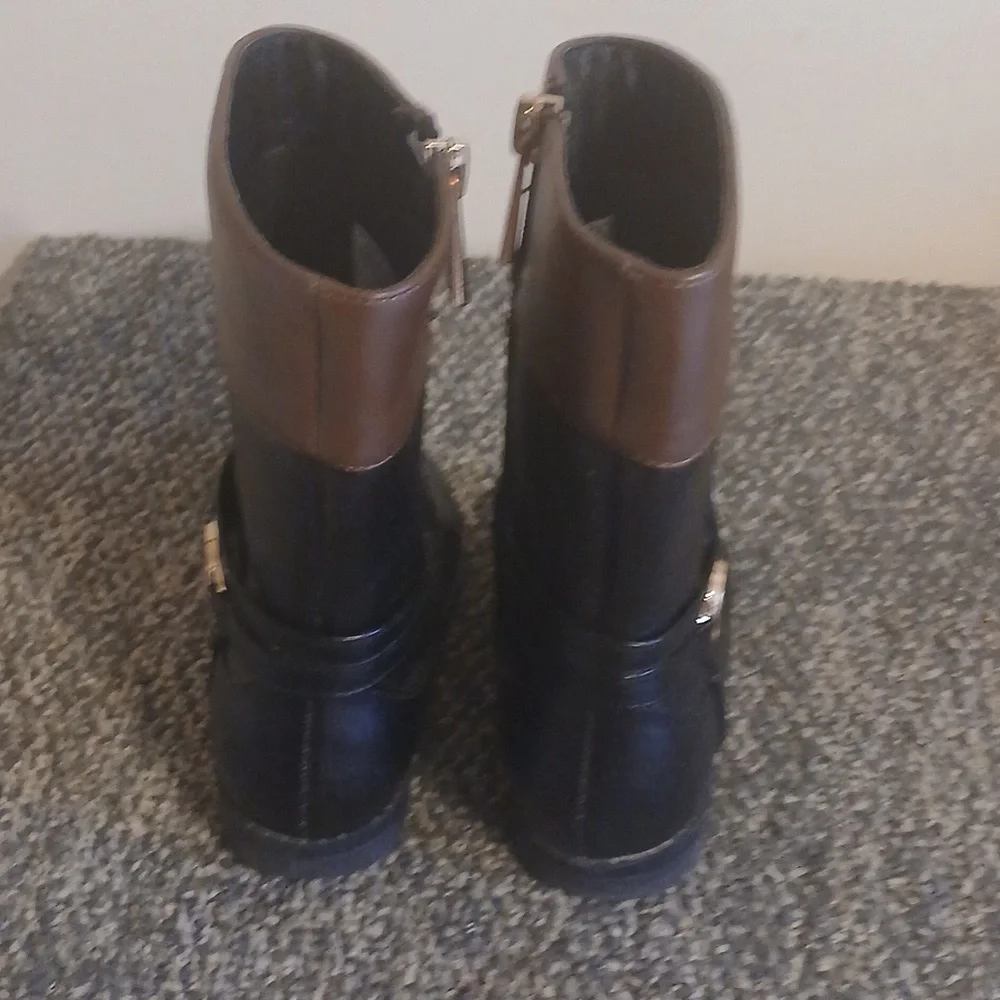 MIcheal Kors Stylish Black and Brown Kids Boots Size 7